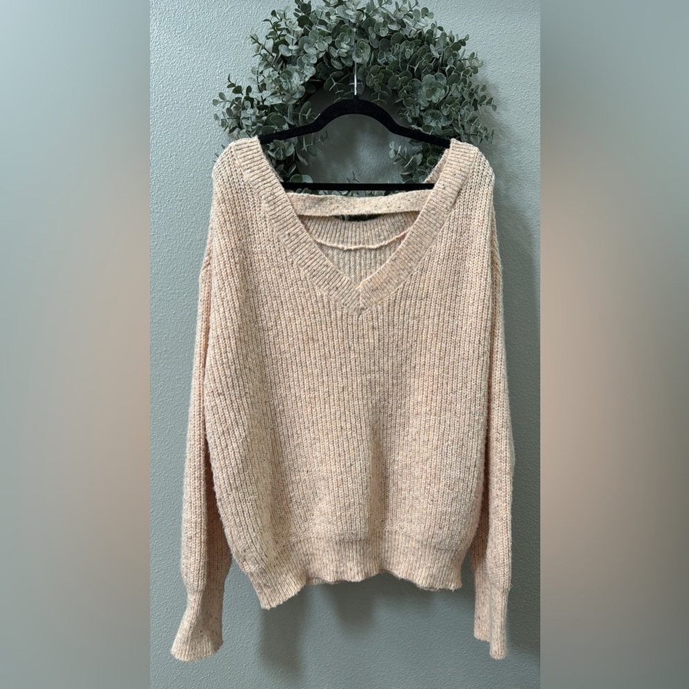 Hen & Threads large Sweater - Picture 2 of 2
